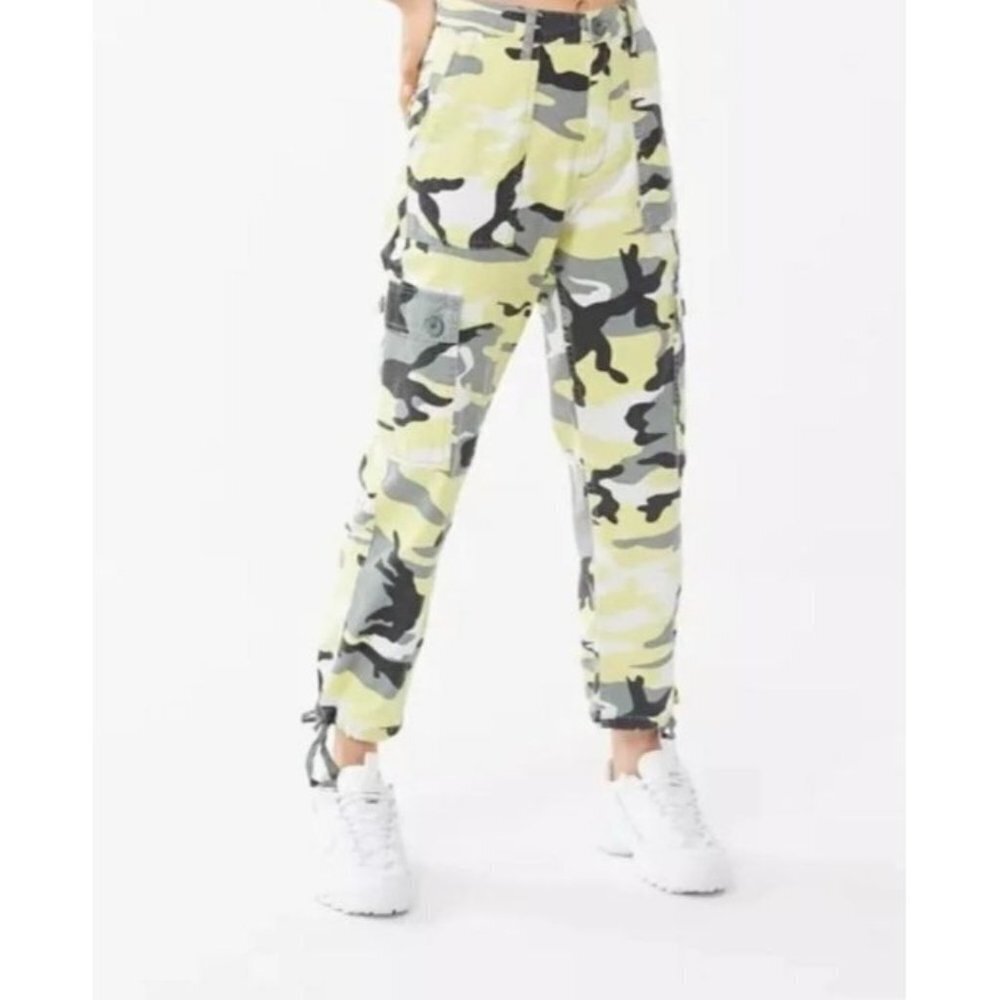 Urban Outfitters Vintage Wash High Rise Tie Ankle Yellow, Gray Camo Cargo Pant 6